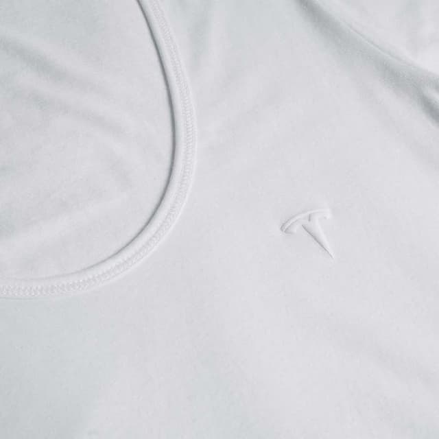 Camiseta de manga larga scoop neck T Logo para mujer